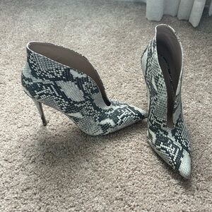 Heeled booties